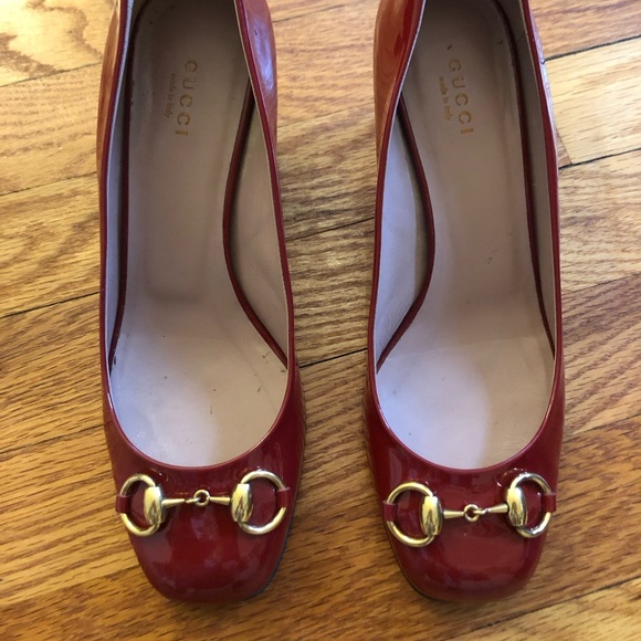Gucci Red Heels with Gold Horsebit Detail - Picture 1 of 12